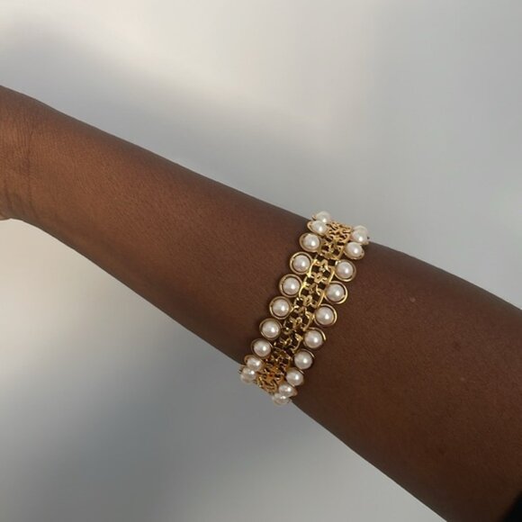 Vintage Avon Bracelet Faux Pearl Gold Tone Chain Link Grandmacore Classic - Picture 3 of 6